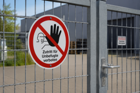 Verbotsschild „Zutritt für Unbefugte verboten" – DIN 4844-2 / ASR A1.3 P006