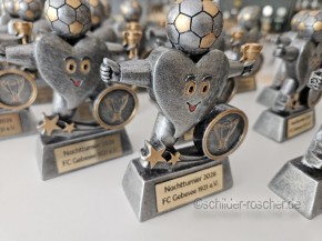 Fußball mit Herz Resin-Figur 39407 / Höhe 109 mm