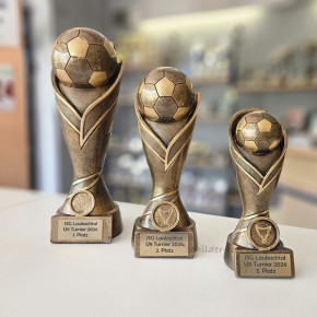 Fußballer Trophäe Soccer Cup aus Resin mit Gravur | 5 Größen